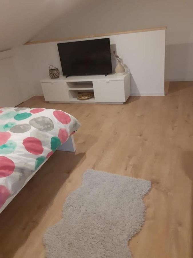 Apartman Hmelina Врси Екстер'єр фото